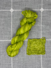 Load image into Gallery viewer, Peridot | Aubs Worsted